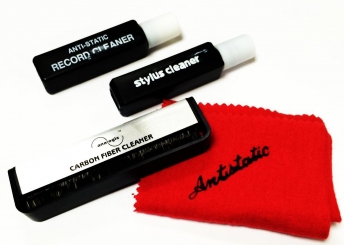 Analogis Pflegeset Vinyl Care Pro besteht aus Record Cleaner, Stylus Cleaner, Carbon Büste und Pflegetuch 